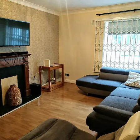 Deluxe City Centre Apartment